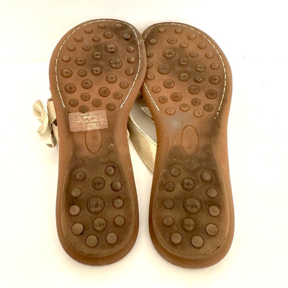 b.o.c. Gold Leather Floral Women's Sandals Size 9 - Picture 8 of 9